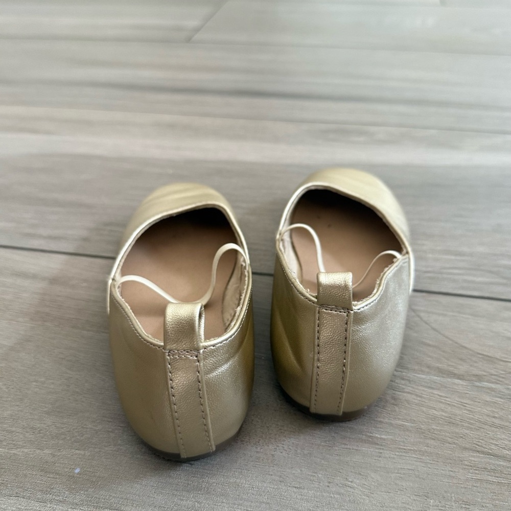 Gold Kids Ballet Flats size 9 old navy - Picture 3 of 3